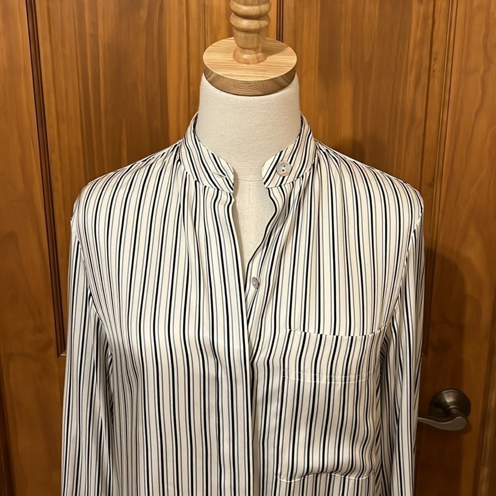 NWT Elegant Vince Silk Striped Top was $328!!